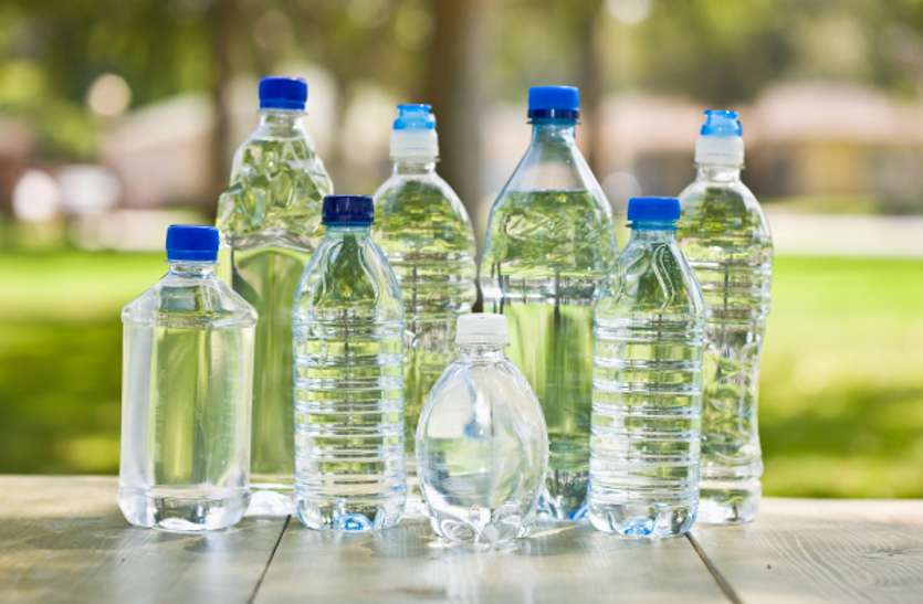 Plastic Ki Bottal Se Pani Peene ke Nuksaan कहीं आप भी तो नहीं पी रहे प्लास्टिक की बोतल से पानी