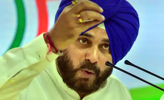 Punjab Politics: इस्तीफे के बाद अपनों के निशाने पर सिद्धू