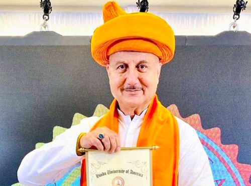 Hindu University of America से Anupam Kher को मिली डॉक्टरेट की मानद उपाधि