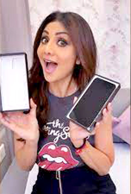 Shilpa Shetty अपना iPhone 13 फ्लॉन्ट करने पर हुई ट्रोल