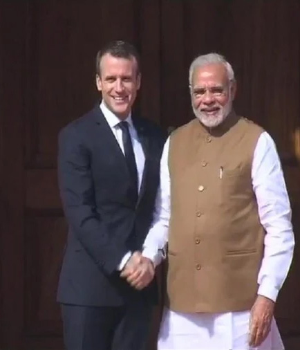 PM Modi talk with French President Macron पीएम मोदी ने फ्रांस के राष्ट्रपति इमैनुएल मैक्रों के साथ फोन पर की बात