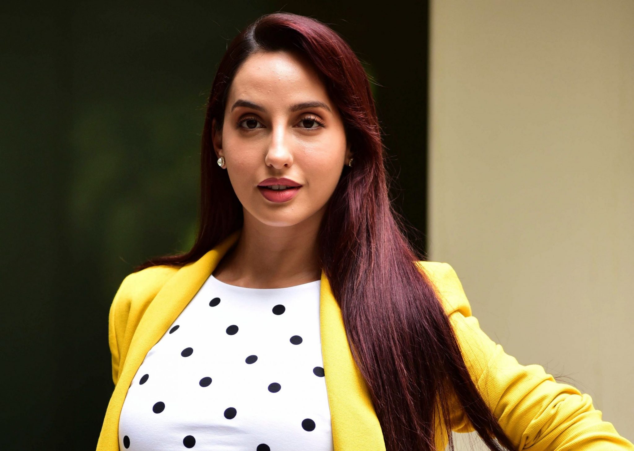 Viral Video Nora Fatehi Spotted At Airport Flying From Mumbai