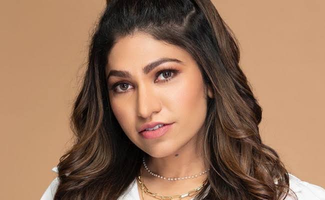 Tulsi Kumar Spotted At T-Series Office