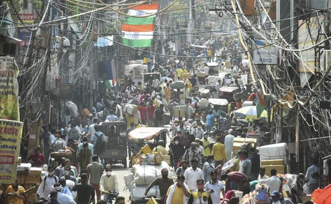 Sadar Bazar Delhi में रूठे हुवे करोना को मनाते लोग, यहां देखिए पूरा वीडियो