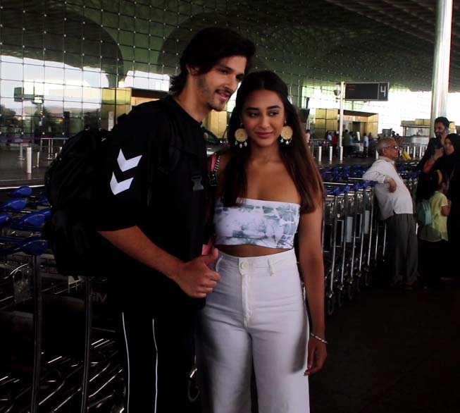 Viral Video Of Rohan Mehra And Ariya Aggarwal Spotted At Airport