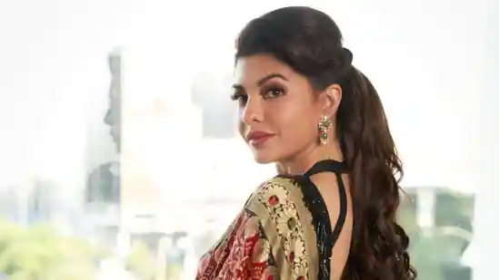 Viral Video Of Jacqueline Fernandez Spotted At Airport