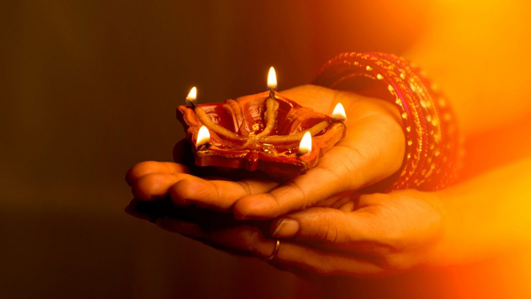 romantic-happy-diwali-wishes-for-wife-2021-india-news