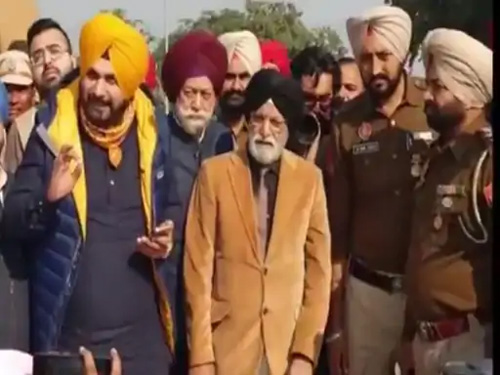 Navjot Singh Sidhu करतारपुर साहिब के दर्शन के लिए पाकिस्तान रवाना