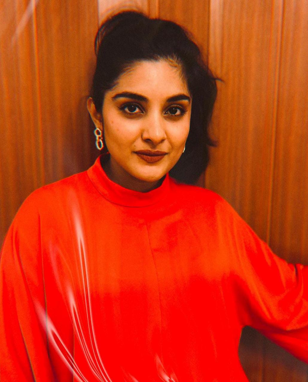 Nivetha Thomas ने 26वें जन्मदिन के मौके पर पहनी लाल रंग की ड्रेस