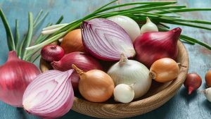 These Diseases are Caused by Eating Raw Onion