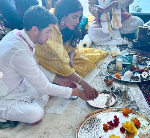 Priyanka Chopra का दीवाली पूजा का देसी अंदाज फैंस को आया पसंद