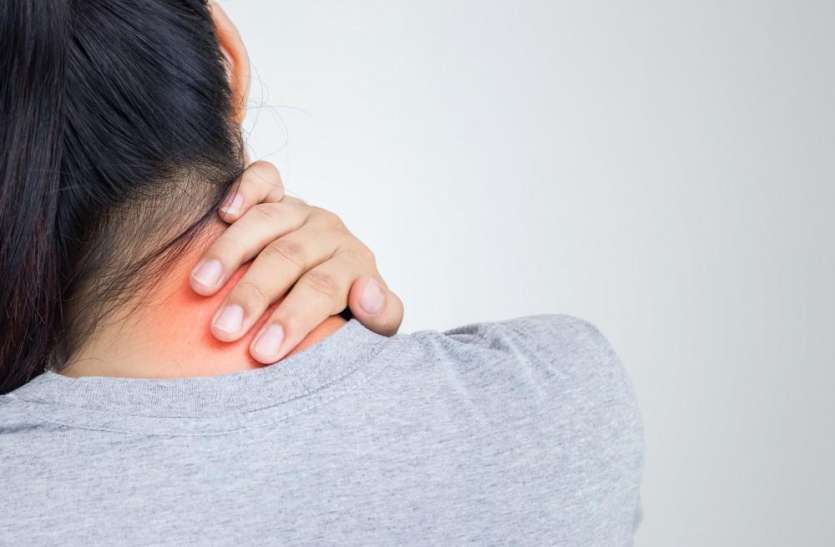 How To Get Rid Of Neck Pain गर्दन के दर्द से हैं परेशान तो ऐसे पा सकते हैं छुटकारा