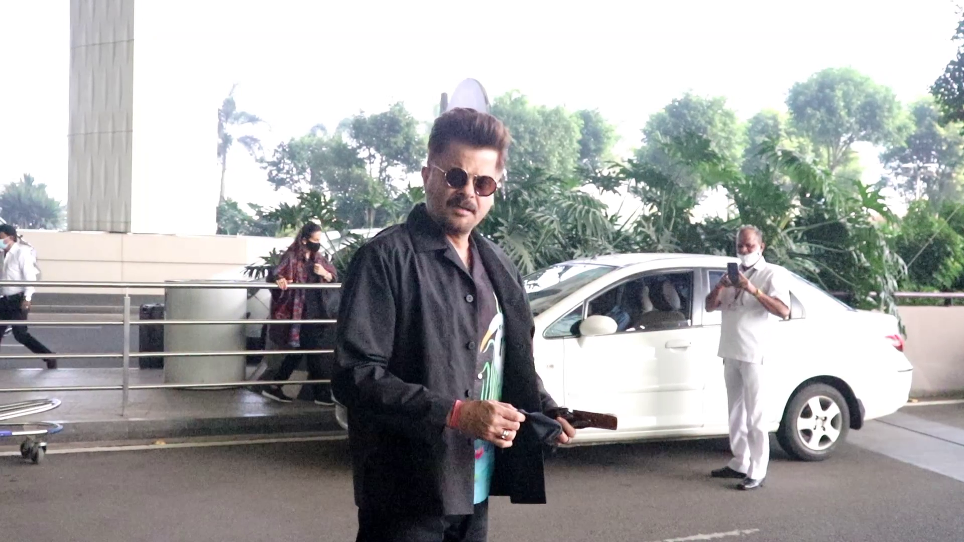 Watch Full Video Of Anil Kapoor Spotted At Airport Flying From Mumbai