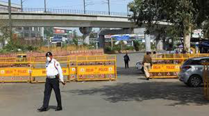 Weekend Lockdown Preparations in Delhi
