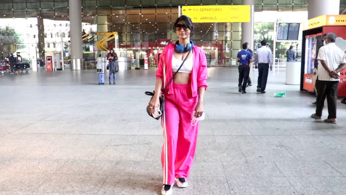 Tanisha Mukherjee Spotted At Airport