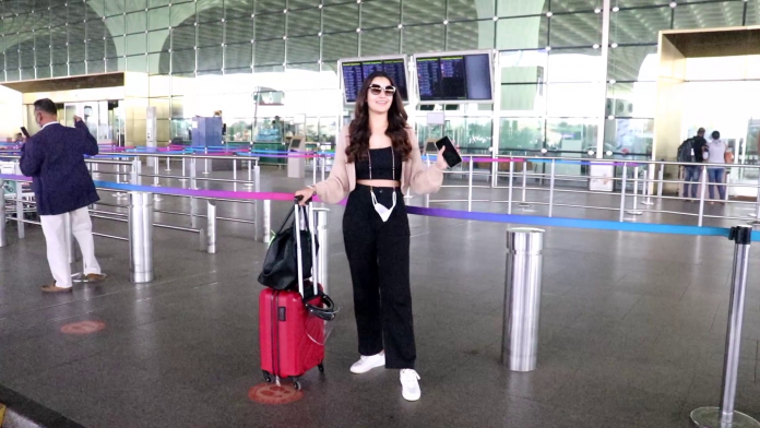 Rukshar Dhillon Spotted at Airport