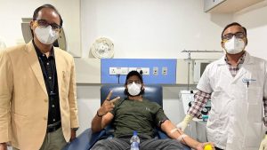 Hrithik Roshan Donate Blood