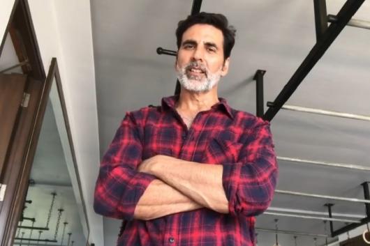 When Akshay Kumar Slap His Fan 'गब्बर इस बैक' के सेट पर हुई घटना , जाने पूरा मामला