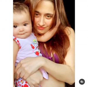 Sanjeeda Sheikh Shared Pic of Her Daughter