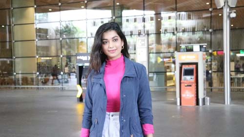 Digangana Suryanshi Spotted at Airport