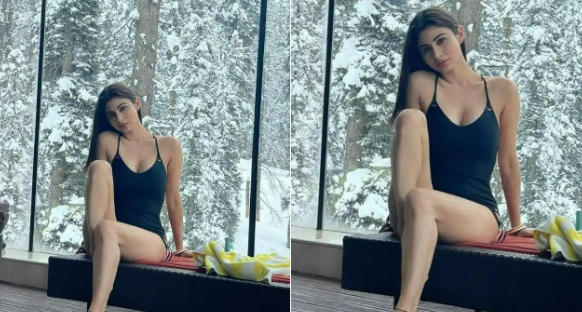 Mouni Roy Shares Hot Honeymoon Photo एक्ट्रेस ने मोनोकिनी पहनकर दिए बोल्ड पोेज