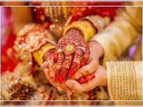 The Secret Love Marriage :  चोरी छिपे प्रेम विवाह का पता चलने पर दोनों परिवारों में चले लात-घूसे, मामला दर्ज