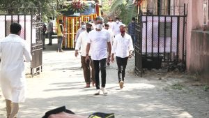 Shakti Kapoor Reached At Samsaan Bhoomi For Bappi The Funeral