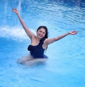 Actress Bhagyashree Share Bikini Photo