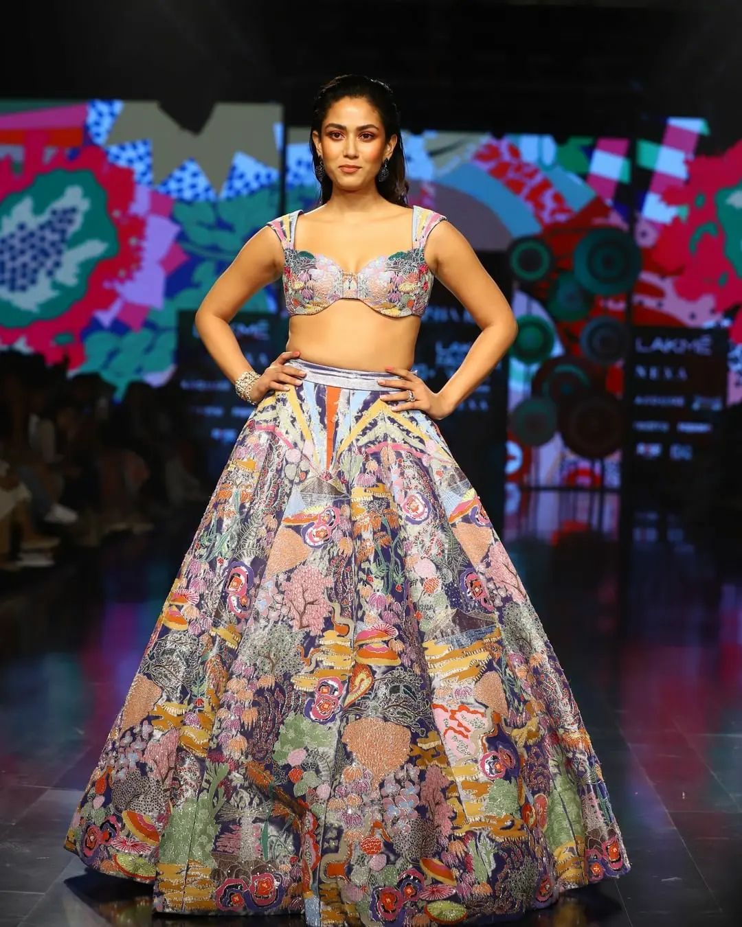 Mira Rajput in Lakme Fashion Week 2022