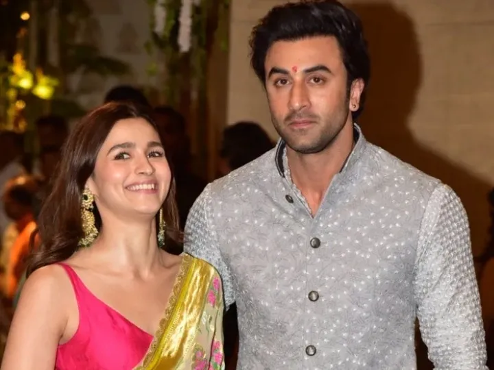 First Reaction on Ranbir Alia Bhatt Wedding बेगानी शादी में मीडिया दीवाना