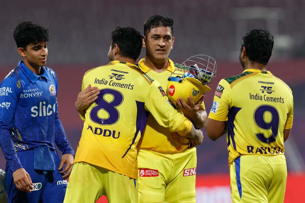 रोमांचक मुकाबले में Chennai Super Kings ने Mumbai Indians को 3 विकेट से हराया