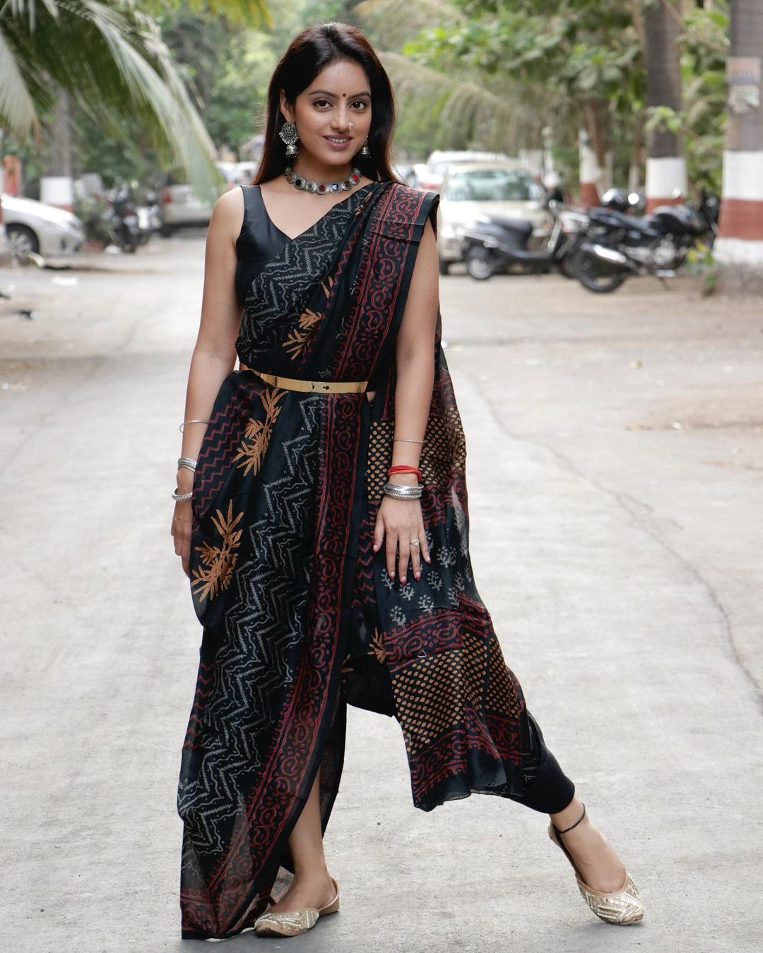 Deepika Singh Black Saree Look