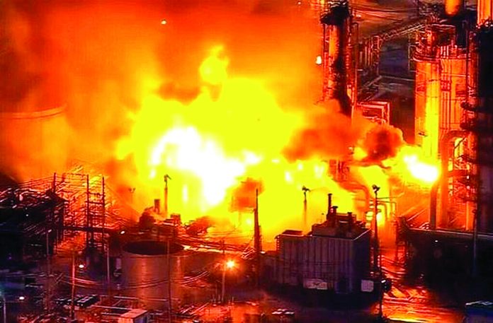 Explosion in Oil Refinery More Than 100 Killed