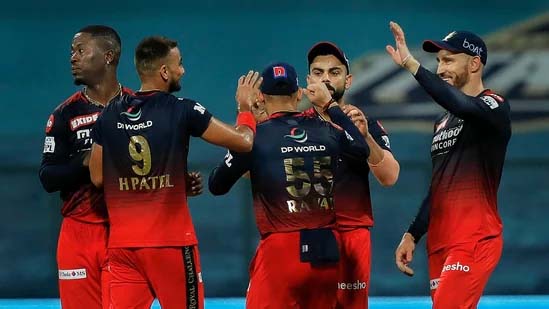 IPL 2022 RCB vs MI Live Score: मुंबई इंडियंस को लगा पहला झटका, रोहित शर्मा 26 रन बनाकर आउट