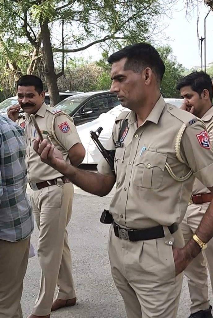 Punjab Police Reached Kumar Vishwas's house