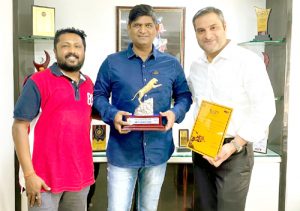 Guthlee Laddu wins Best Director award