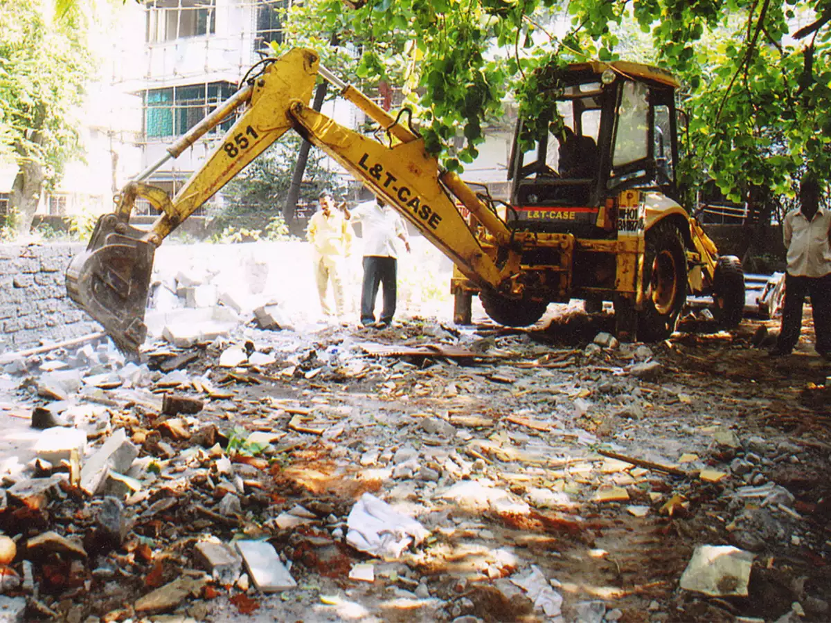 Demolition of illegal slums in Tamil Nadu