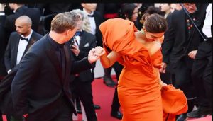 deepika-padukone-at-cannes-red-carpet.