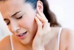 गर्मियों में क्यों होता है कान में इंफेक्शन जानिए