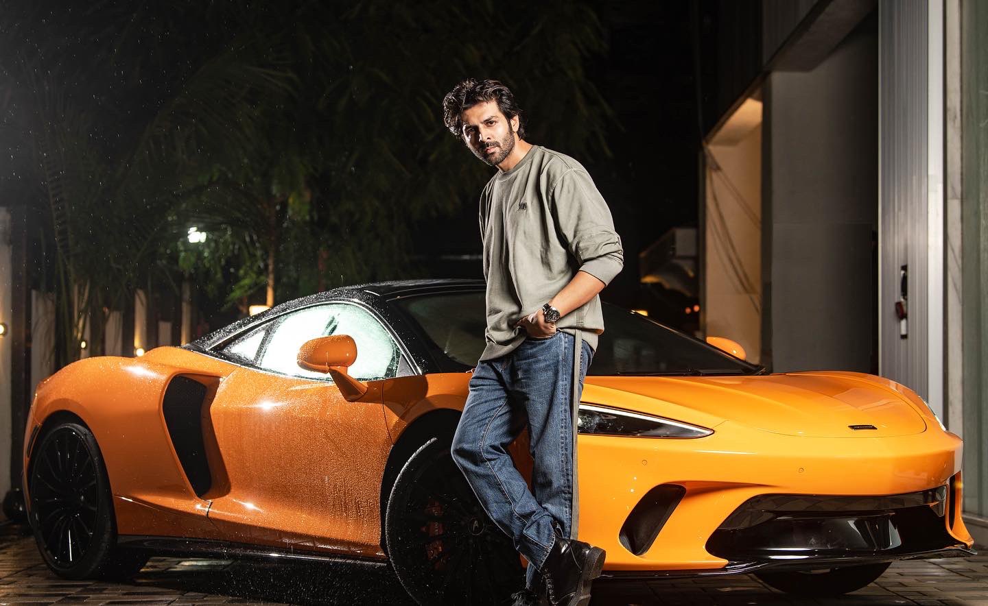 kartik aryan new car 