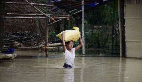 Assam floods News in Hindi 