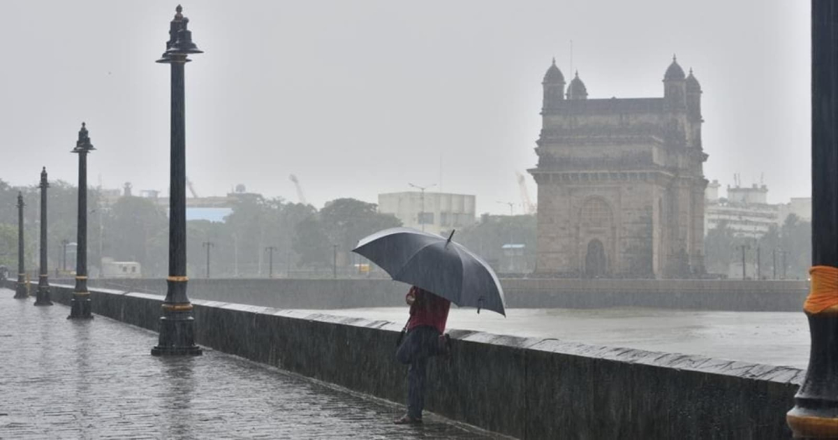 मुंबई में भारी बारिश से अभी नहीं राहत के आसार