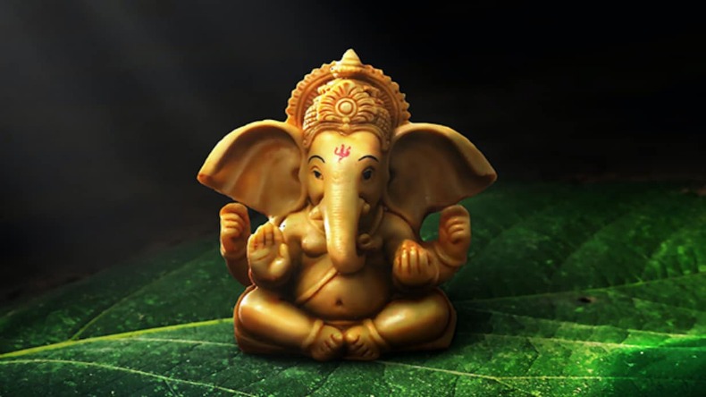 Ganesha Chaturthi: इस गणेश चतुर्थी बप्पा को इन रूपों में ला सकते हैं घर, सजावट में लगेंगे चार चांद