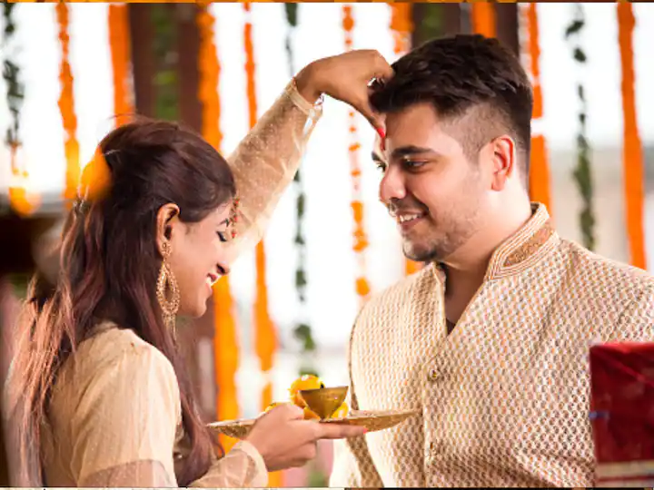 Bhai Dooj पर तिलक से पहले इस काम को करने से मिलेगा लंबी उम्र का वरदान, यहां जानें भाई दूज की कथा