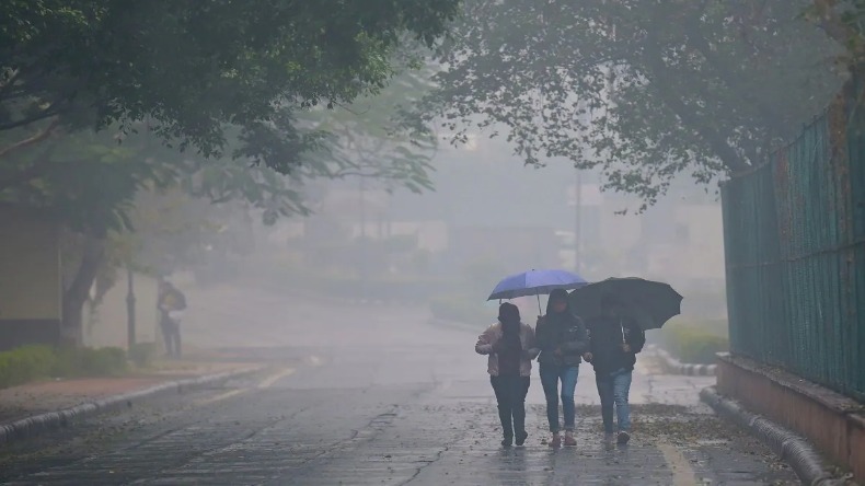 Delhi Weather Update: आज से बदलेगा दिल्ली में मौसम, अगले 4 दिनों तक बारिश की आशंका