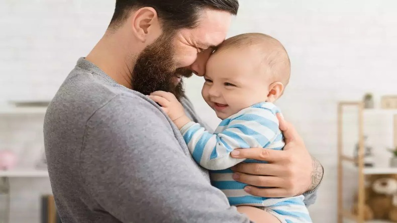 Right Age For Fatherhood: स्वस्थ शिशु पाने के लिए किस उम्र में लें पिता बनने का निर्णय