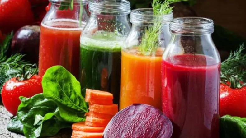 Vegetable Juice: सर्दियों में पिएं ये वेजिटेबल जूस और रहे बीमारियों से दूर, जानें तैयार करने की विधि