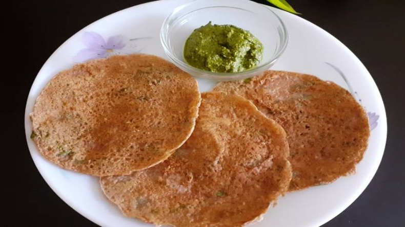 Healthy Ragi Chila Recipe: ब्रेकफास्ट के लिए बनाएं रागी चीला, झटपट बनकर होगा तैयार