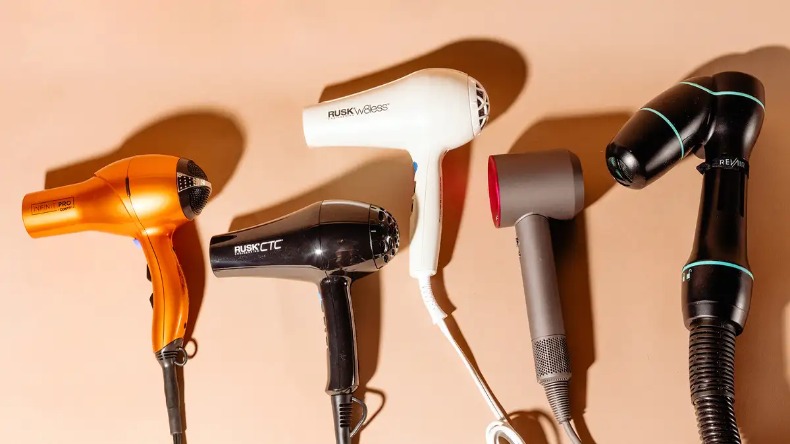 Hair Dryer: सर्दियों में बाल सुखाने के लिए मात्र 500 रुपये में खरीदें ये हेयर ड्रायर