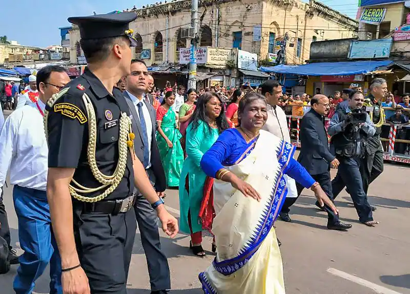 बगैर चप्पल 2KM पैदल चलीं राष्ट्रपति, भगवान जगन्नाथ के दर्शन कर बेहद उत्साहित दिखीं